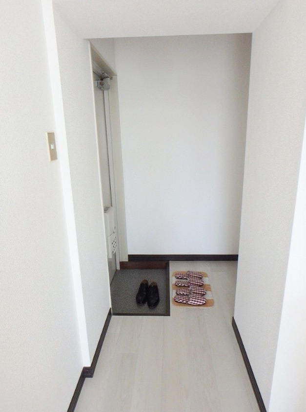 ガーネットハイツの玄関