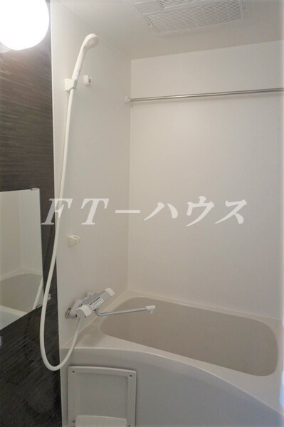 リブリ・Verdeの浴室