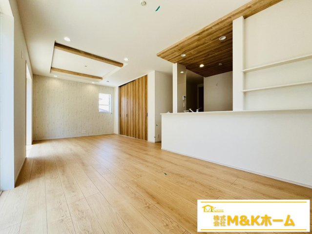 知多市南粕谷3丁目　全1棟の居間・リビング|LDK17.625帖　24時間換気システム搭載♪