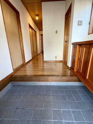【玄関】 | 三石台戸建