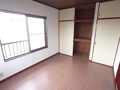 【居間・リビング】 | そが野ハイツ | こちらの居間で趣味の時間をお楽しみください