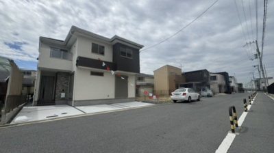 【前面道路含む現地写真】 | Terrechez堺市堺区南島町1期 | イオンモール堺鉄砲町も日常使いできる贅沢なロケーション！小学校、ドラッグストアや病院など多彩な施設が身近に。
