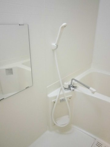 レオパレスＫＯＭＯＴＯ足利の浴室