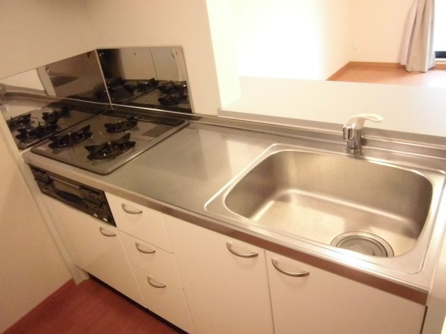レオパレスＫＯＭＯＴＯ足利のキッチン