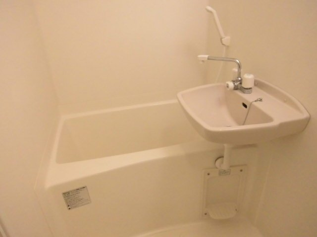 レオパレス坂西の浴室