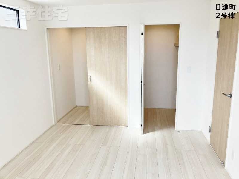 碧南市日進町の設備|主寝室にはウォークインクローゼット1.5帖と納戸1.12帖があります