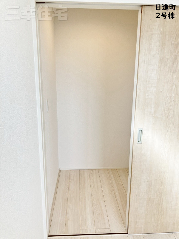 碧南市日進町の収納|物が多くサービスルームが欲しい方に嬉しいフリースペース♪書斎としてもご利用いただけます