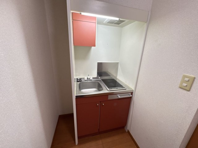 レオパレスラポールのキッチン