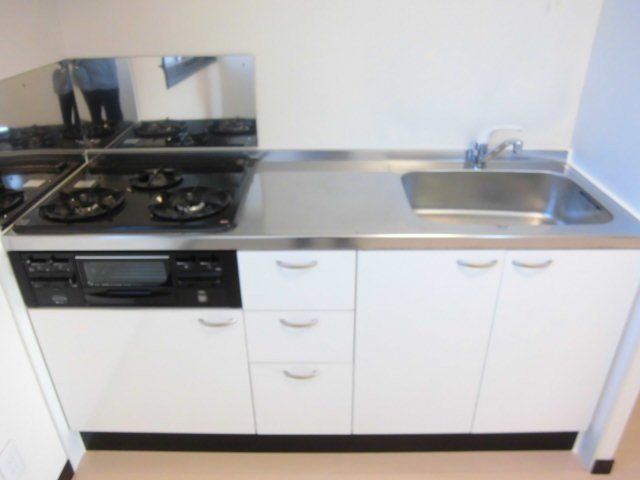 レオネクスト春日岡ファミリアのキッチン