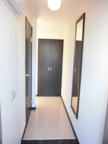 レオネクスト春日岡ファミリアの玄関