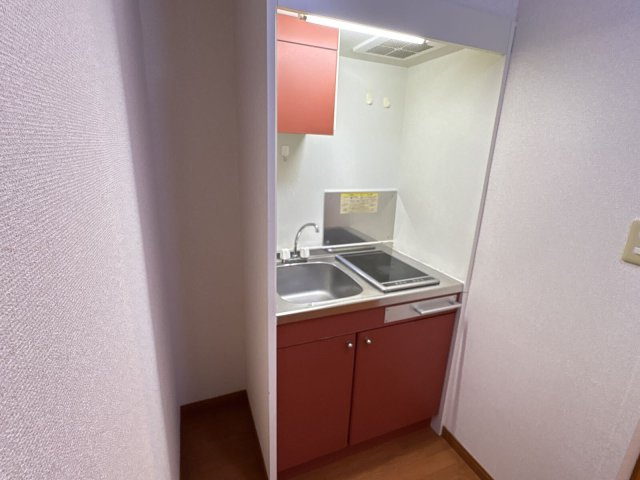 レオパレスラポールのキッチン