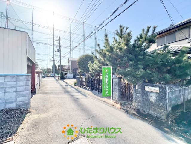 幸手市南２丁目　中古一戸建ての前面道路含む現地写真|2026年1月1日撮影
