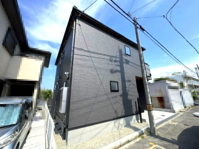 【外観】 | Livele Garden.S堺市東区西野5期 | ブラックを基本としたシックな外壁。完成済＆即お引渡し可！内覧をご希望の際はお気軽にお電話ください。