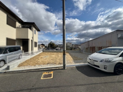 【外観】 | Livele Garden.S堺市東区西野5期 | カースペース1台ございます。（車種による）