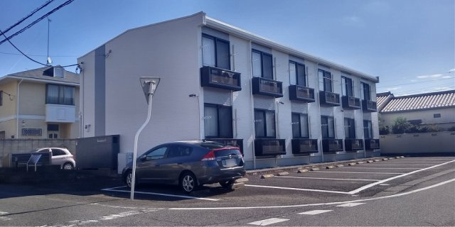 レオパレスルクソール