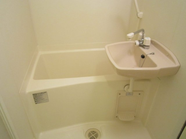 レオパレスプラムヴィラ２の浴室