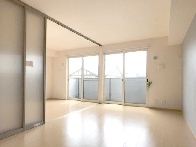 ヴィルヌーブＤ棟の洋室