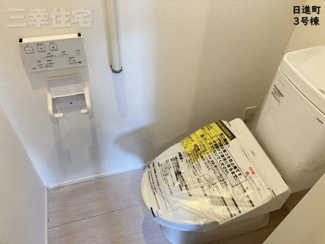 碧南市日進町のトイレ|1階2階ともにシャワートイレです