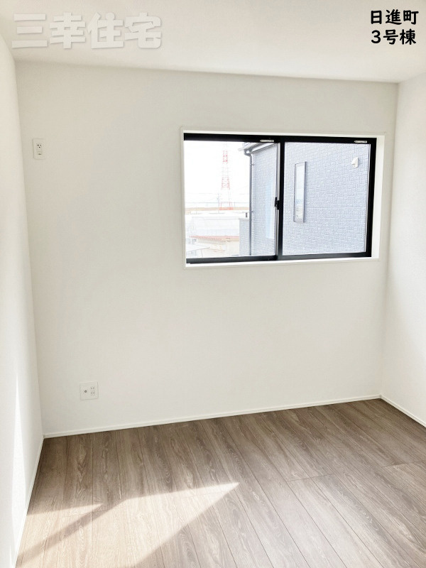 碧南市日進町の洋室|洋室5.25帖　南向き