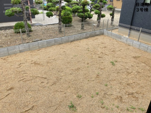 碧南市日進町の庭|目隠しフェンスをすればドックランも可能な広いお庭があります♪