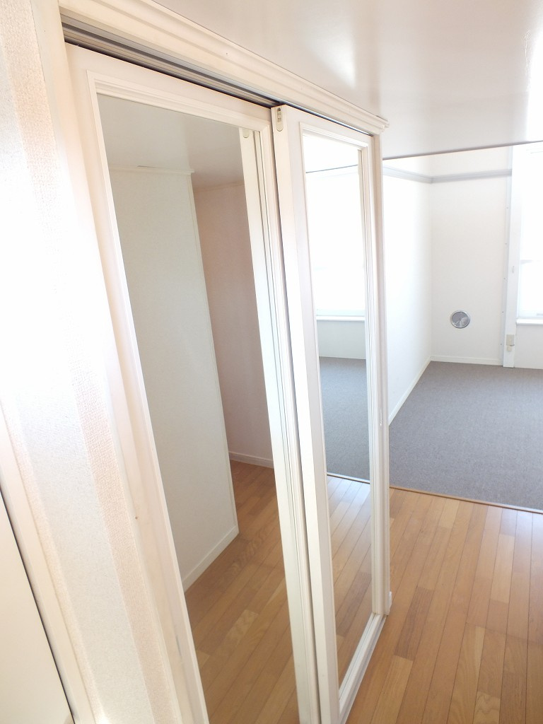 レオパレスラッフィナートの収納