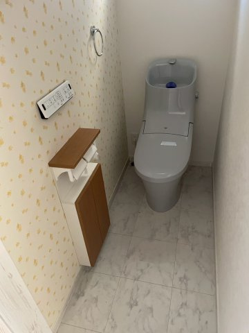 堺市西区鳳中町八丁・一戸建てのトイレ