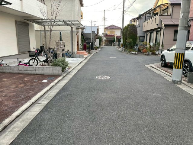 堺市西区鳳中町八丁・一戸建ての前面道路含む現地写真