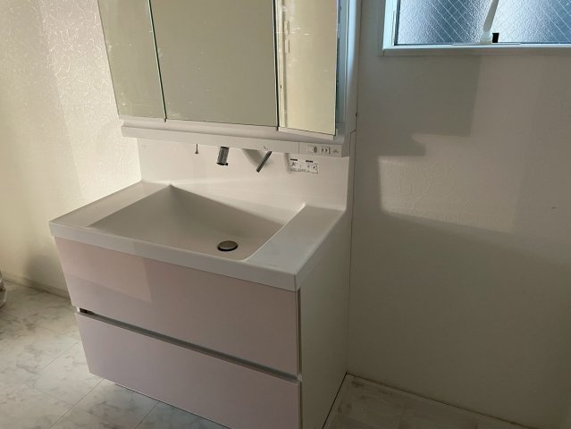 堺市西区鳳中町八丁・一戸建ての独立洗面台