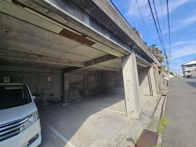 コフレ朝霧の駐車場