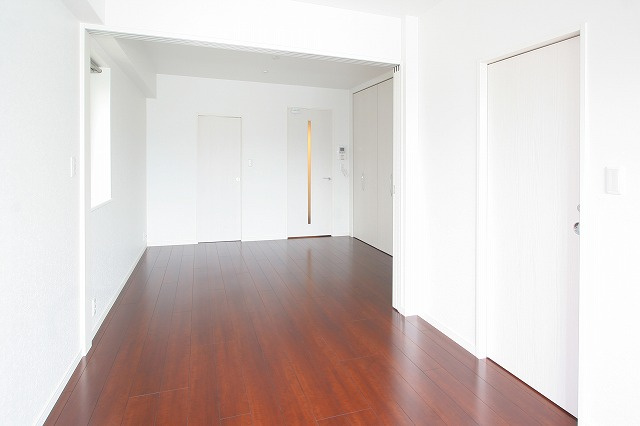 新品家具付きマンション高砂16B(KaGood福岡)の居間・リビング