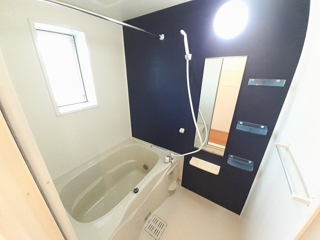 ブラマソーレＢの浴室|バス