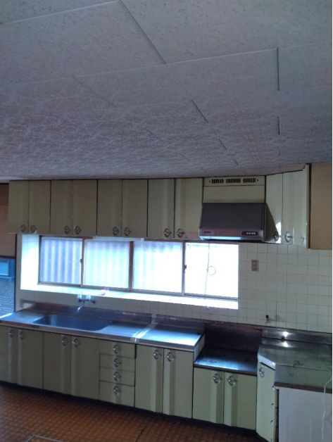 栗東市六地蔵の店舗事務所のキッチン