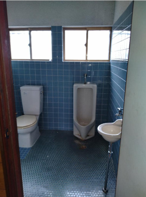 栗東市六地蔵の店舗事務所のトイレ