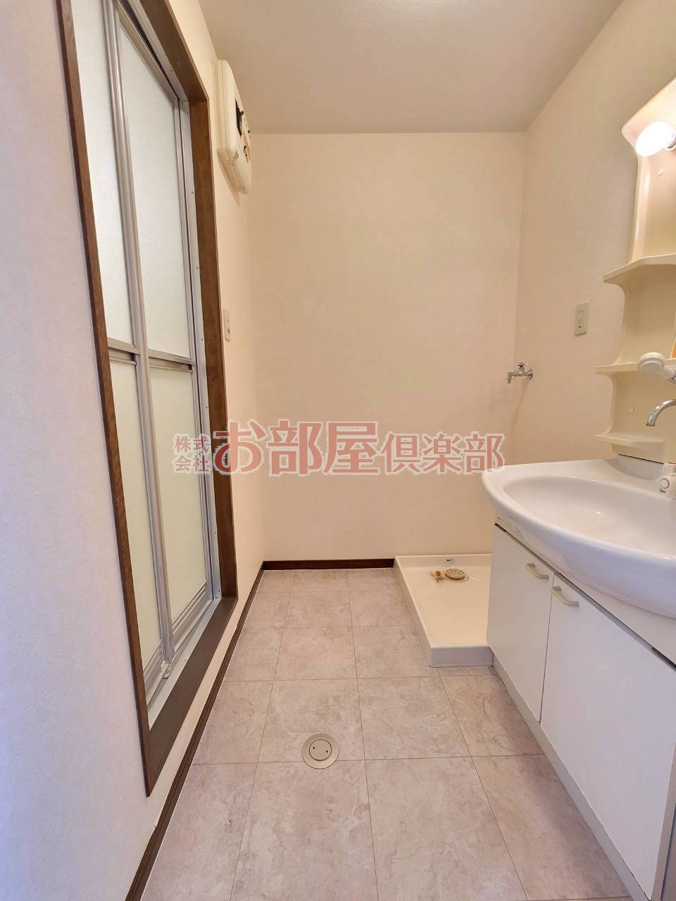 エテルナエーカーズの洗面所