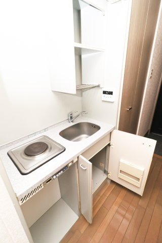 ダイナコートピア黒崎Ⅱ　5階のキッチン|別号室のものになります。現状優先。