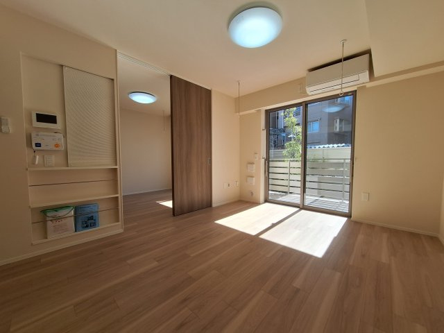 (シニア限定)ヘーベルVillage浦和本太の居間・リビング|柱の少ない四隅をしっかり使えるお部屋です