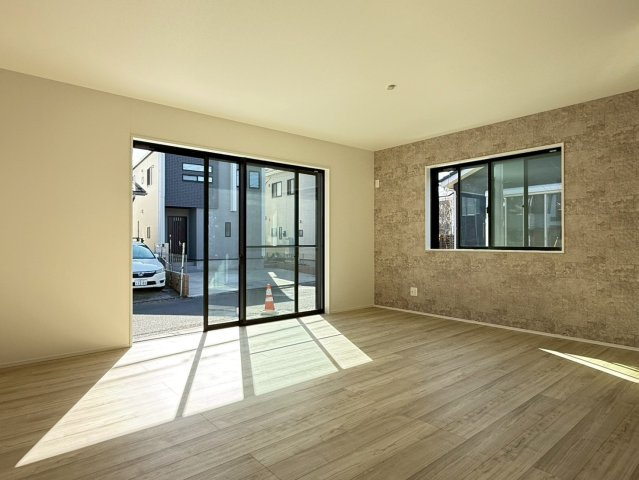 川越市砂新田　7期　新築一戸建ての居間・リビング|ゆったりとした居間です