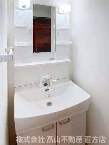 直方市大字感田のアパートの洗面所