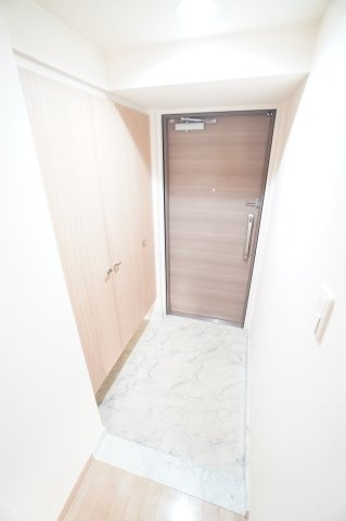 【玄関】 | エコロジー千葉みなとレジデンス | ※同物件・同タイプの写真です。