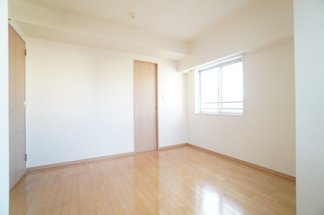 【寝室】 | エコロジー千葉みなとレジデンス | ※同物件・同タイプの写真です。
