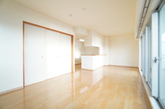 【居間・リビング】 | エコロジー千葉みなとレジデンス | ※同物件・同タイプの写真です。