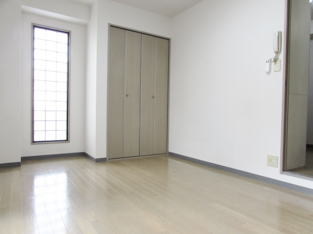 ライブリー宝塚の居間・リビング