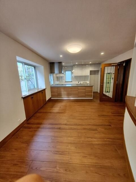 代田三丁目戸建の居間・リビング