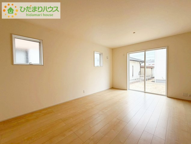 いわき市泉町滝尻第2　新築戸建　7号棟の居間・リビング|お子様が元気に遊べる広々としたリビングです。