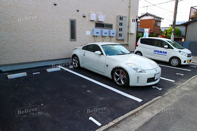 エスカレント国分の駐車場|駐車スペースもあります☆