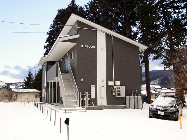 遠野市早瀬町４丁目のアパート