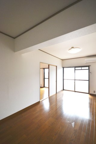 ハイツ277の居間・リビング