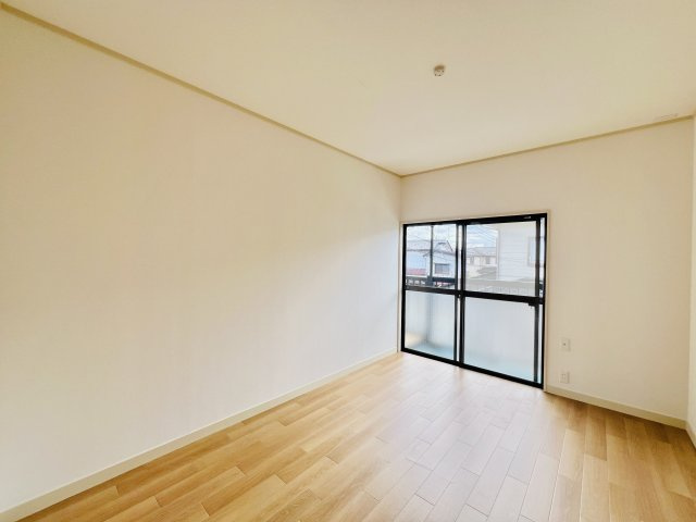 前橋市前箱田町の洋室|お子様の一人部屋デビューにも最適♪