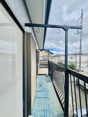 前橋市前箱田町のバルコニー|横長のバルコニーで洗濯物を干すのにも便利です◎