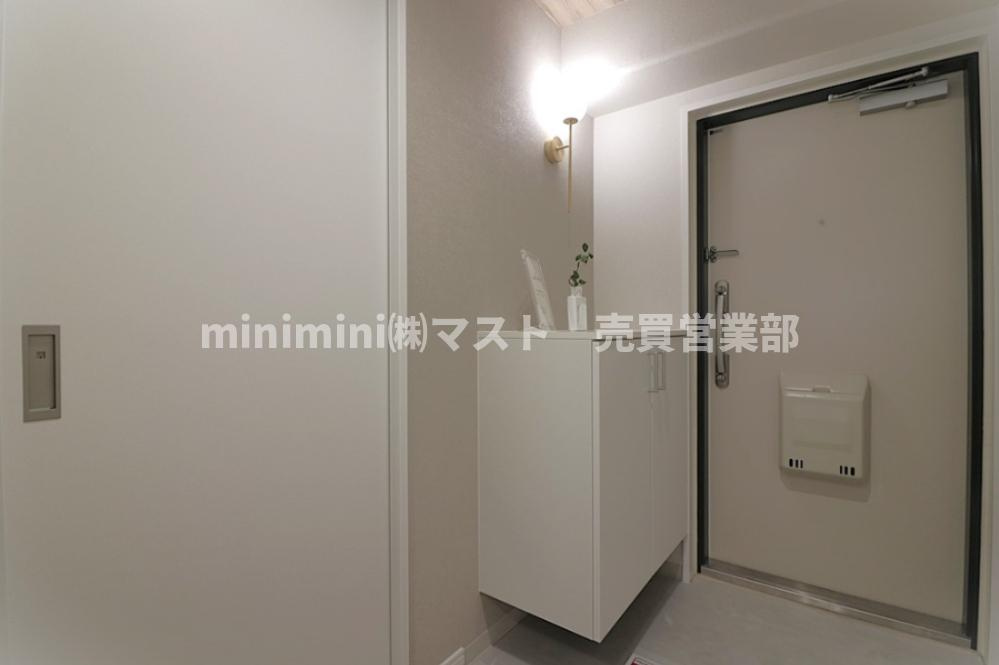 ユニハイム市岡2のその他|◆いってきます♪ただいま♪明るい声が聞こえてきそうな玄関。ナチュラルなカラーがとても清潔感のある造りです♪

